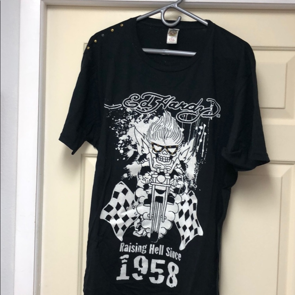 Men’s Don Ed Hardy Tee shirt in Excellent cond.